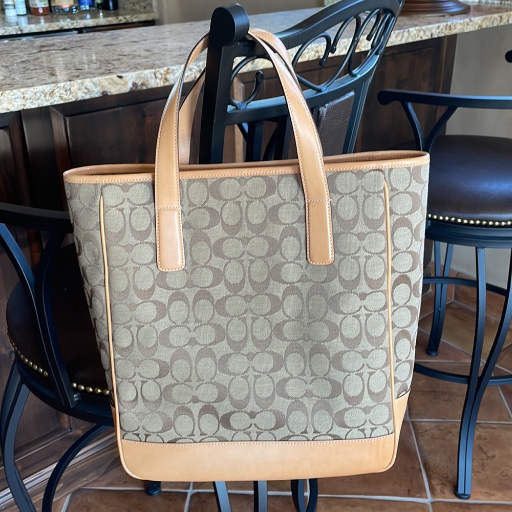 Coach tote - Picture 2 of 12